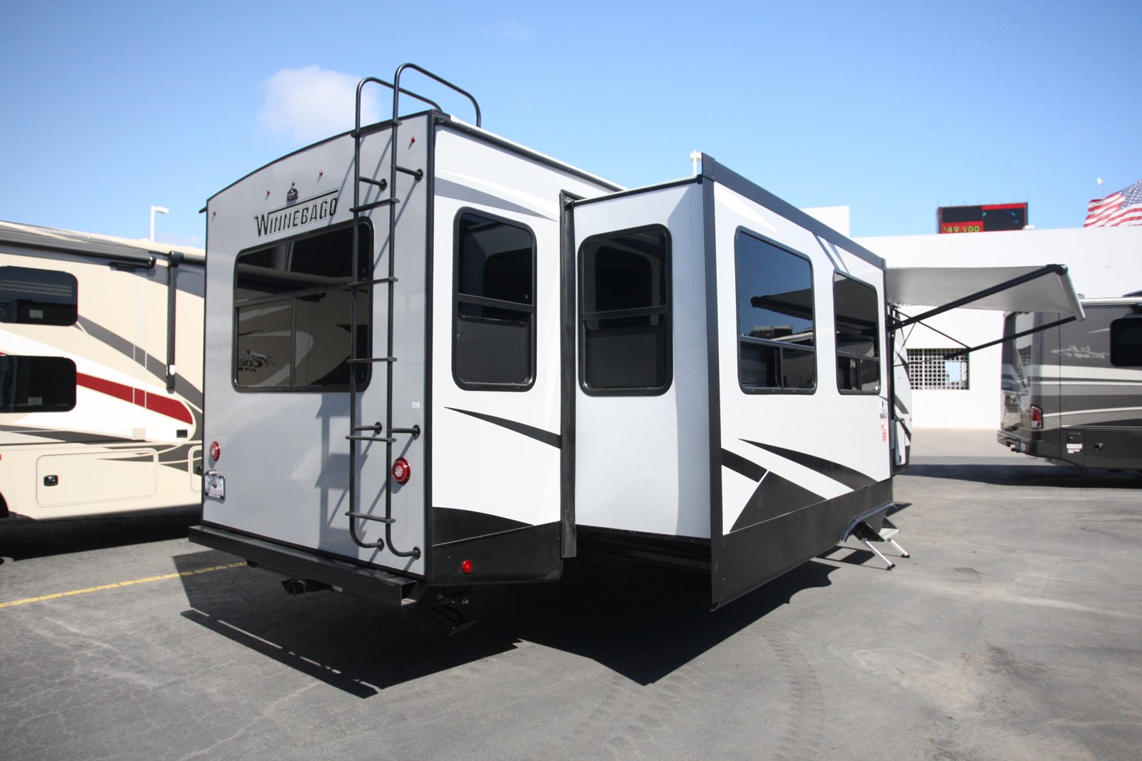 New 2021 WINNEBAGO VOYAGE 3235RL CCH in Boise #GM026 | Dennis Dillon RV ...