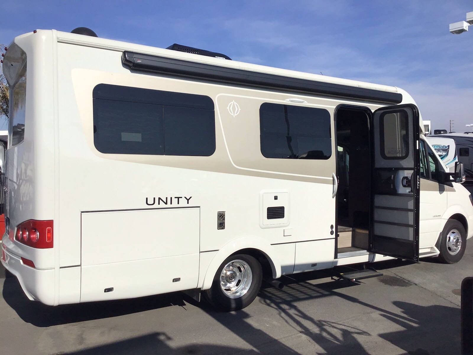 leisure travel unity u24cb